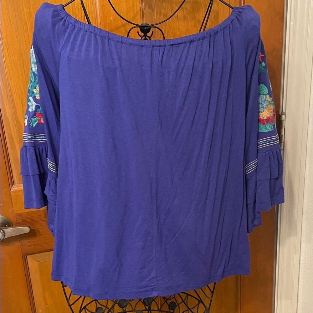 🚂🚂🚂BOGOHO 🚂🚂🚂Embroidered Blue Women's Top-Small - Picture 6 of 9